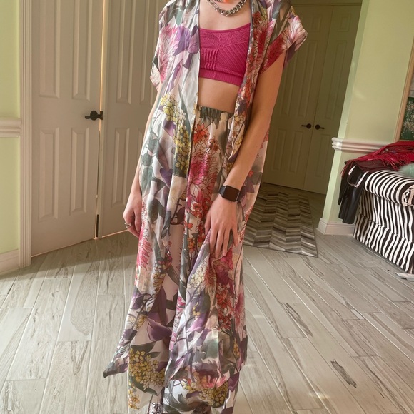 Women pant set/Bryan walker - Picture 9 of 10